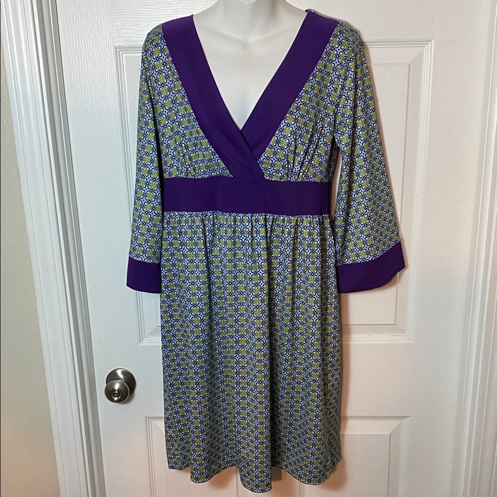 Women’s Geometric Patterned Dress with Purple Accents Size Medium Midi